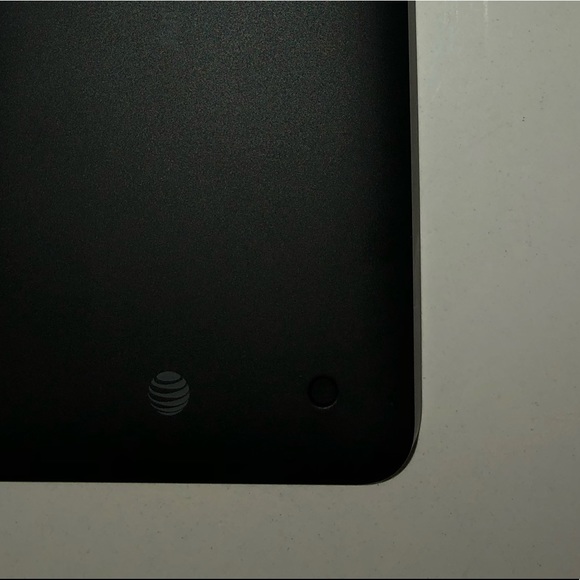 Nokia Black Cell Phone - Picture 3 of 4